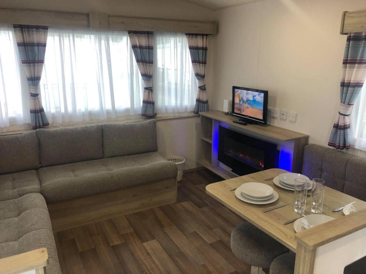 Ash Standard Holiday Home Чапел-Сент-Леонардс Экстерьер фото